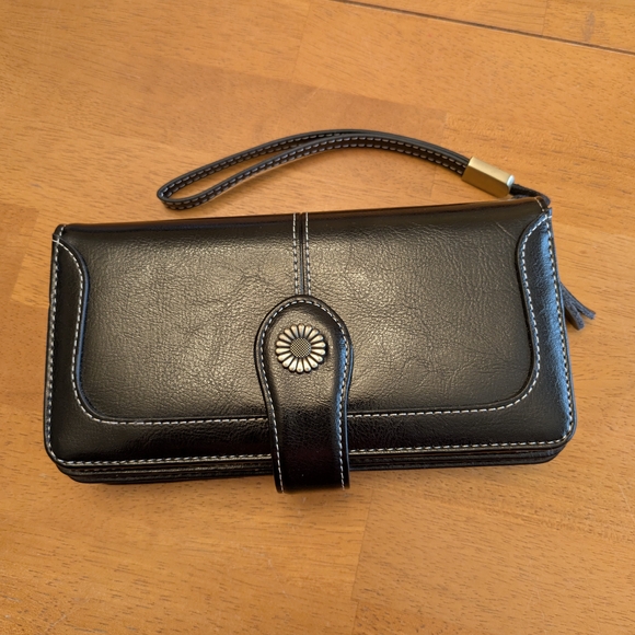Handbags - Elegant Black Leather Clutch with Wrist Strap